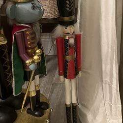 1 Left 2ft Soldier Nut Cracker $20 