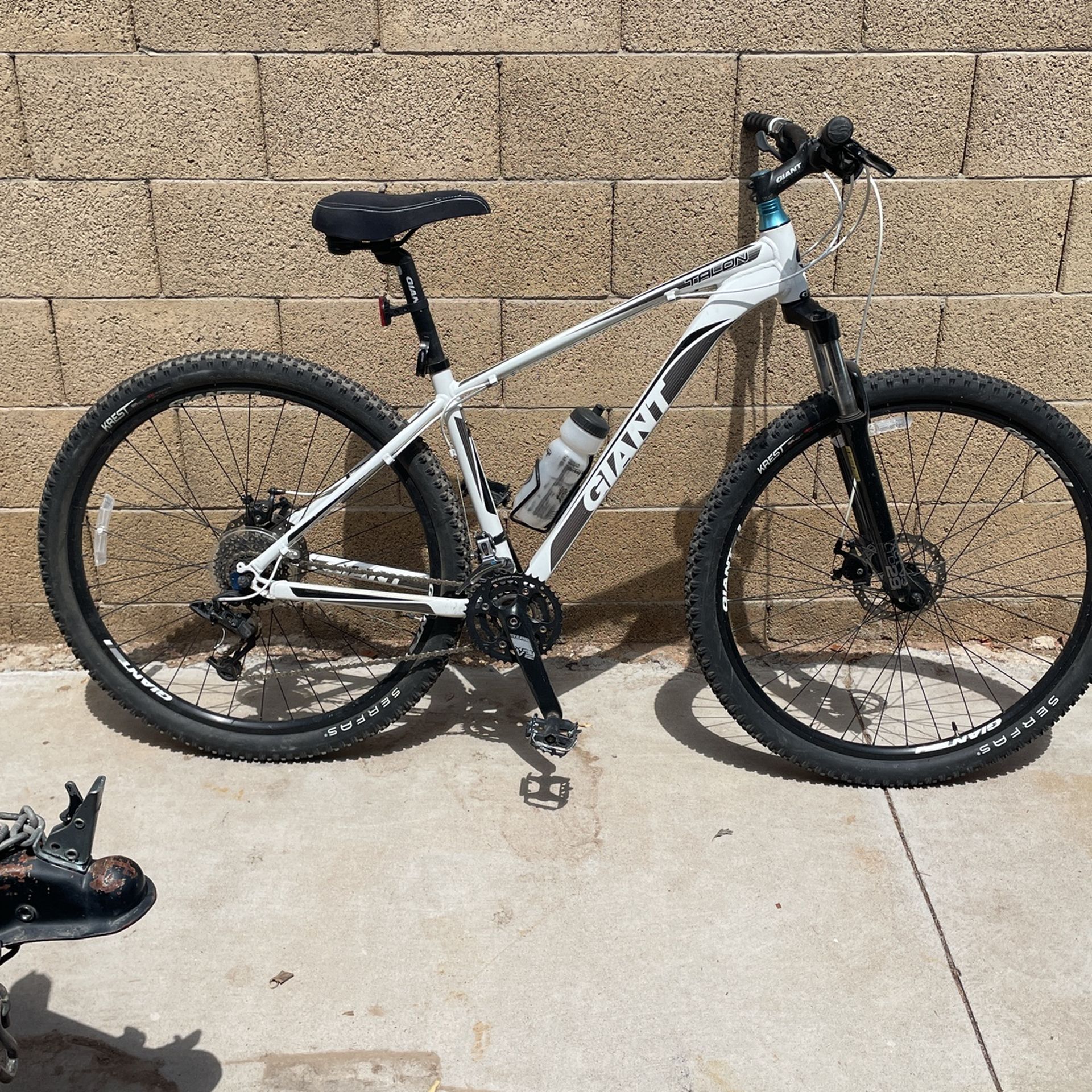 Giant Talon Mountain Bike
