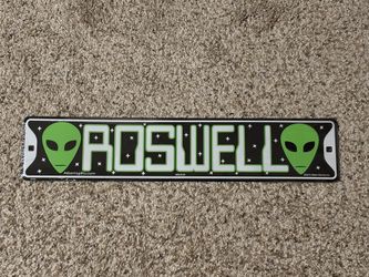 Roswell, New Mexico / Alien Metal Sign (2’ x 5”)