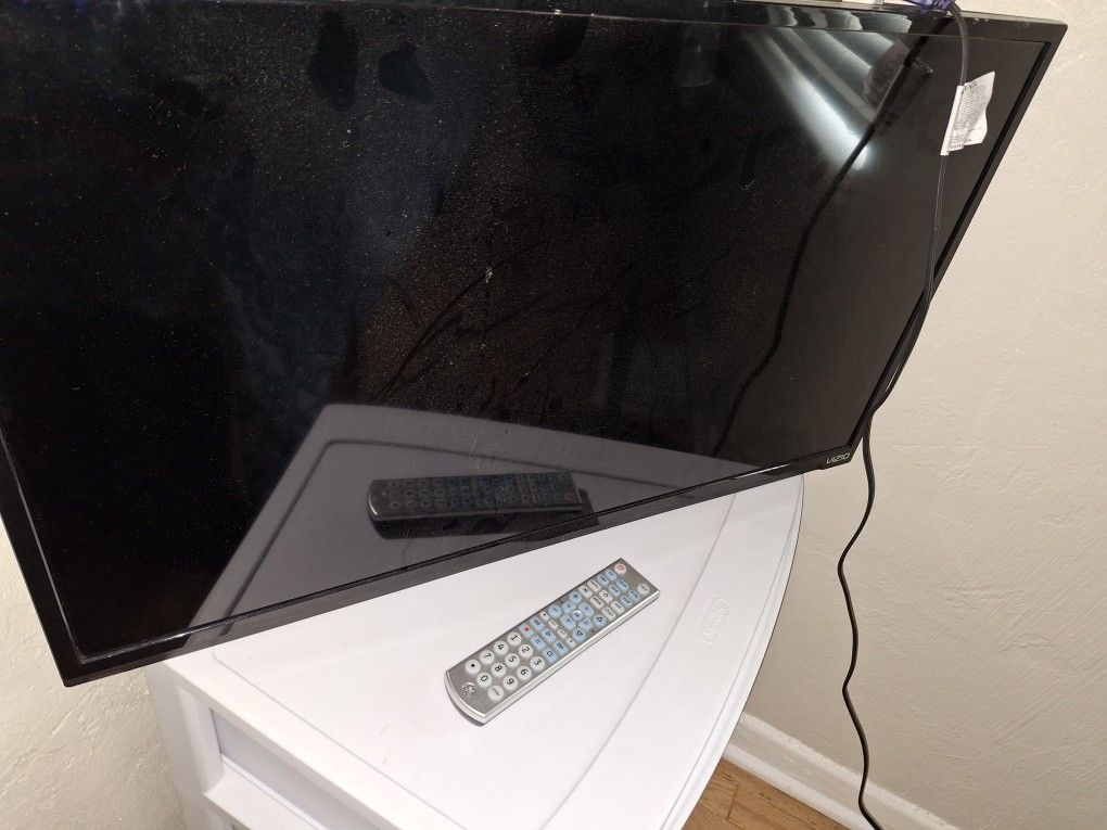 Vizio Tv 32in Smart Tv