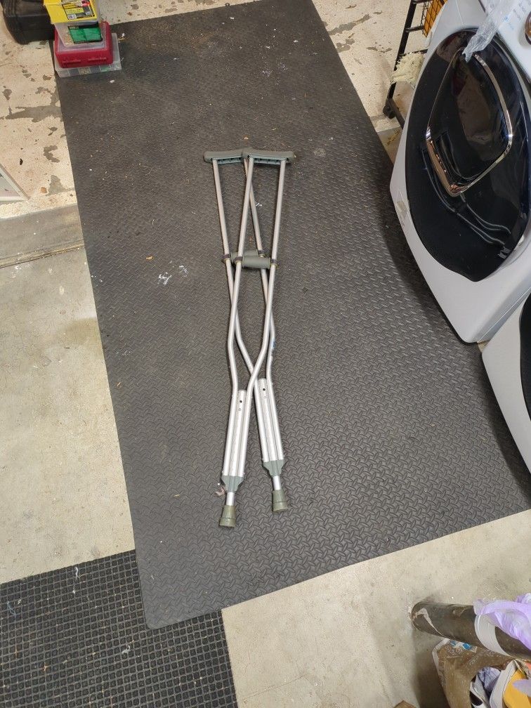 Crutches Adult