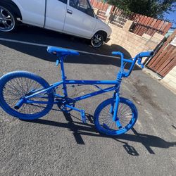 Like New Model Is Bmx Color Is Blue Size I Don’t Know 