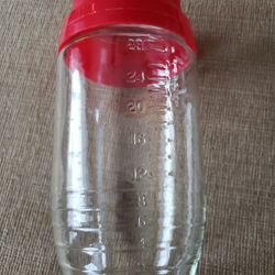 Vintage Maxwell House Glass Jar Anchor Hocking Mix & Measure Shaker Jar for cold liquids and with Label. 32 oz.