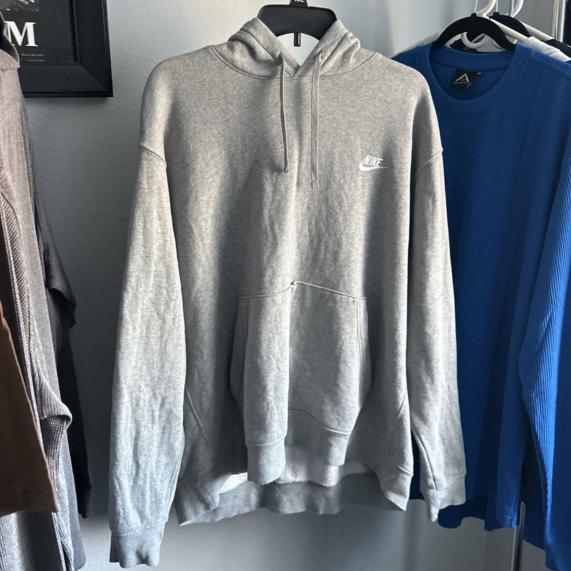 Nike Hoodie Little Hole On The Pocket But Not Really Noticeable