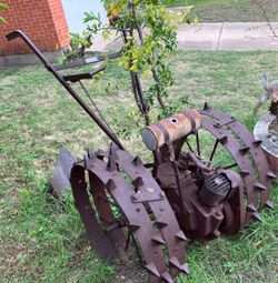 Antique Standard Monarch tractor garden plow 1930’s (READ DESC)