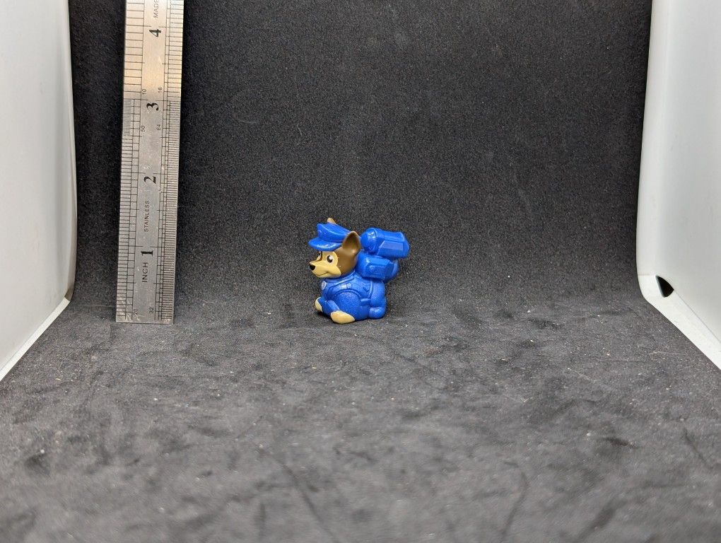 Paw Patrol Series 1 The Movie Micro Movers Blind Bag Mini Figure Chase