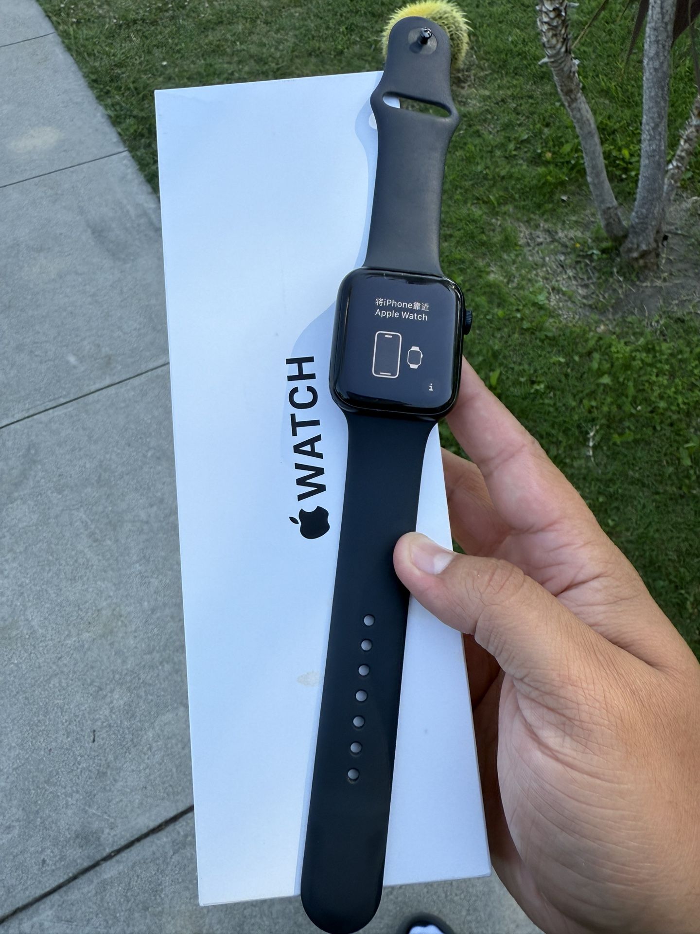 Apple Watch SE (2nd Gen) 44mm GPS ONLY
