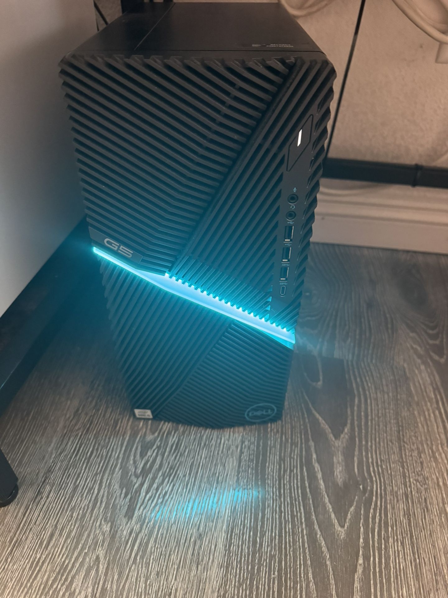 Dell G5-5000 Gaming Computer, I5-10400F, 16 GB DDR4, GTX 1070 TI - 8 GB Graphics, 512 GB NVMe SSD, Windows 11