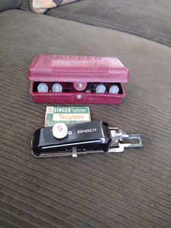 Vintage Singer Buttonholer With Case And Templates