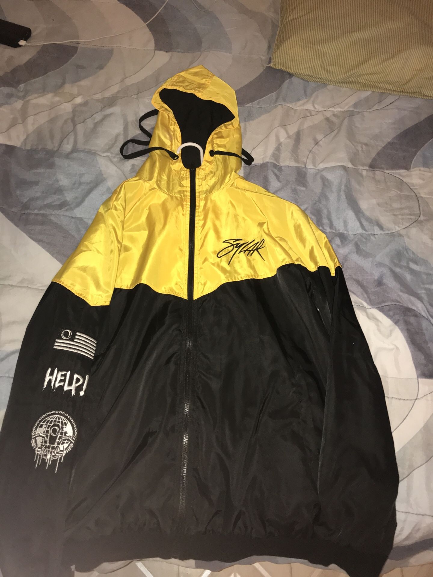 Sylar yellow/black windbreaker