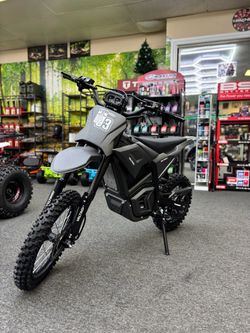 EM5 48V Carbon Fiber Style β Electric Dirt Bike