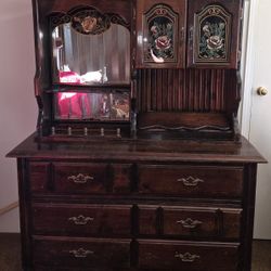Vintage  Dresser  Free