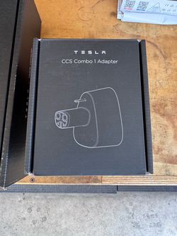 Tesla Mobile Connector + CCS Combo 1 Adapter