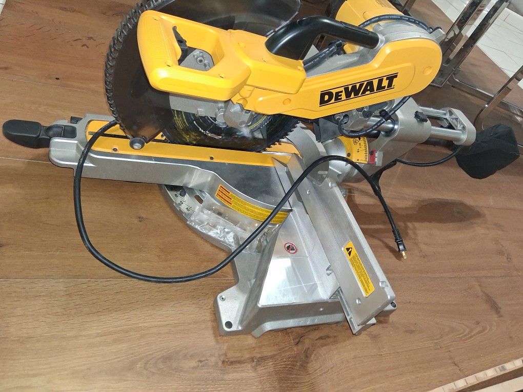 Dewalt milter saw 12