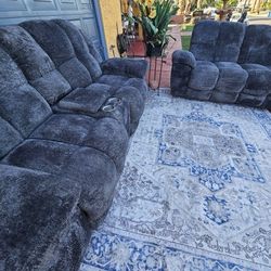 Beautiful Living Room Set 2 Recliner Push Button Electric 4 Adjustable Neck 4 USB Charger 4 Cups Clean And Good Condition 