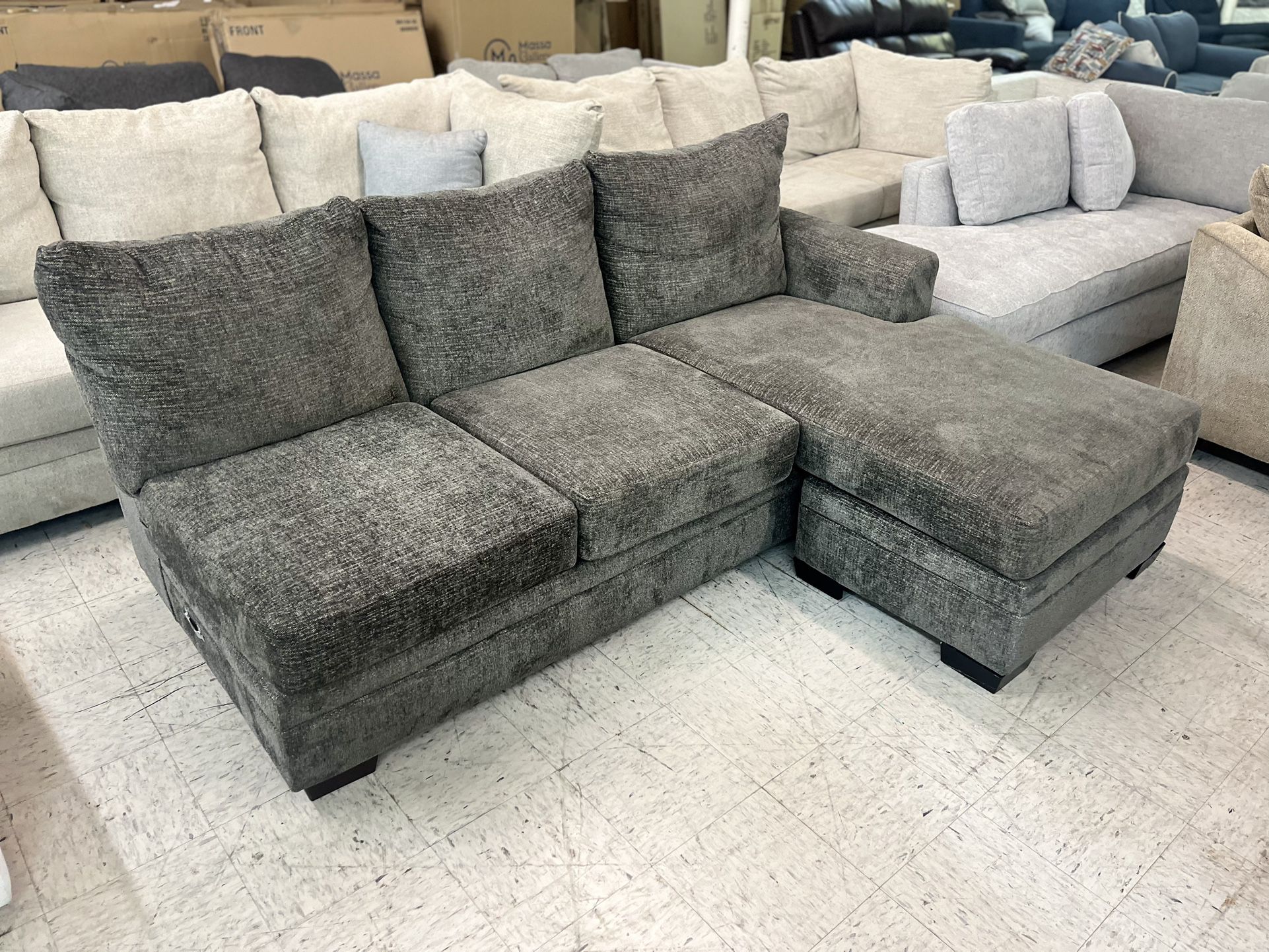 Dark Gray Fabric Sofa Chaise - We Deliver & Finance 🚚🔥🎄👍🏼