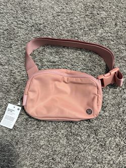 Lululemon Everywhere Belt Bag – Pink