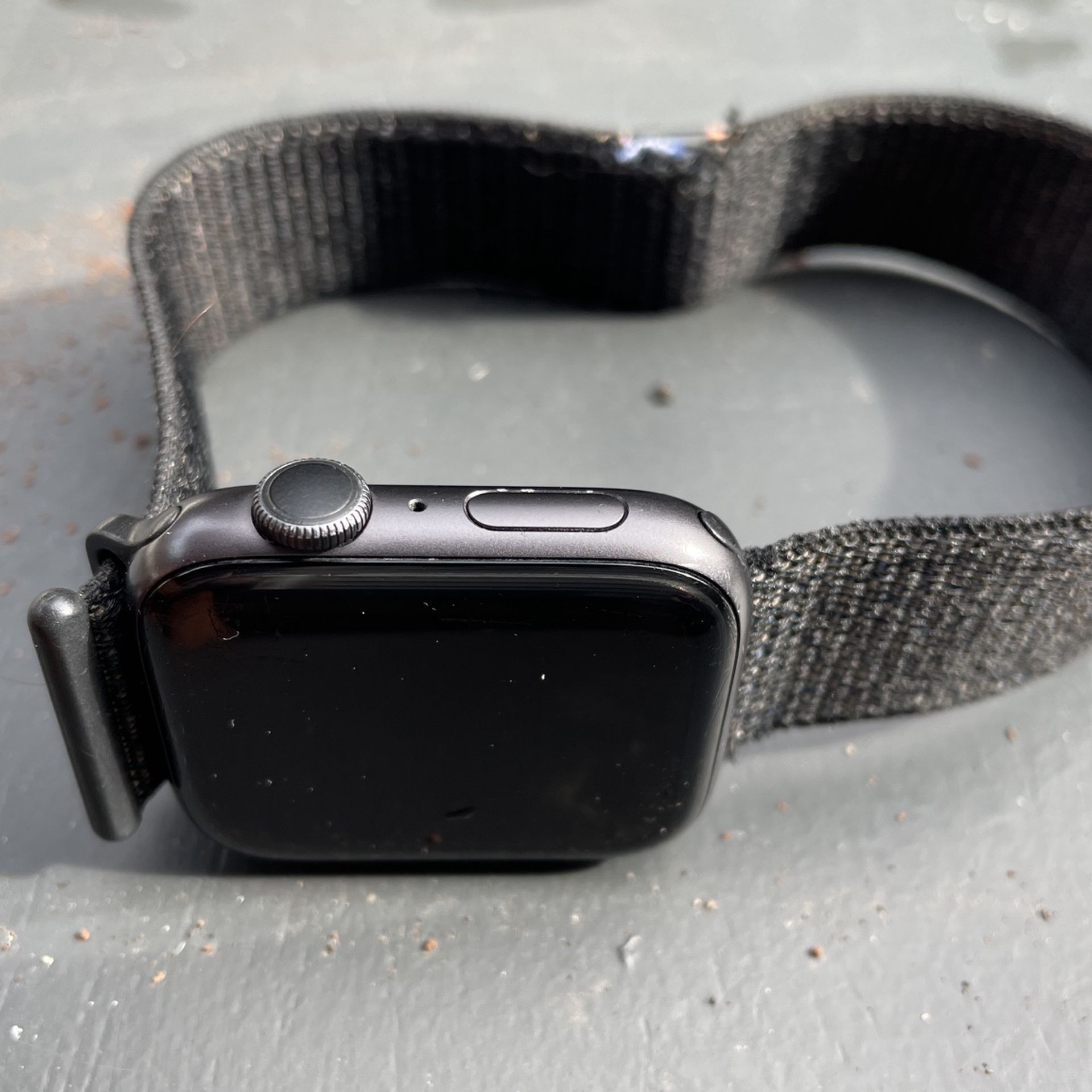 Apple Watch 6, 44MM With Titanium Band