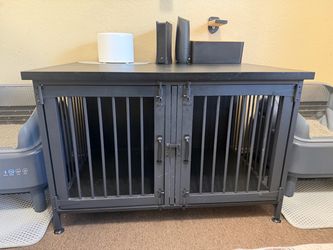Medium size double dog kennel