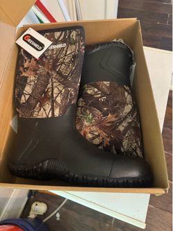 Camo muck style boots