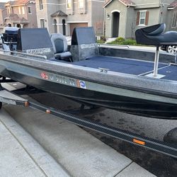 Champion 184 Bass Boat 