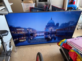 LG 65UJ7700 is a 65-inch 4K Ultra HD Smart LED TV released in 2017