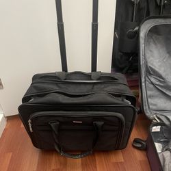 SOLO Rolling Laptop Case Black 