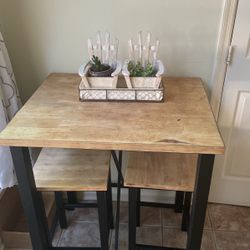 Small coffee table with two benches