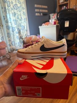 Women’s Nikes