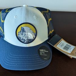The North Face Mudder Trucker Cap TNF White Shady Blue Linear Mountains Patch
