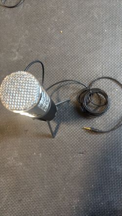 Samson Meteor USB Wired Condenser Microphone w/ Mute Switch, Stand Silver/Black