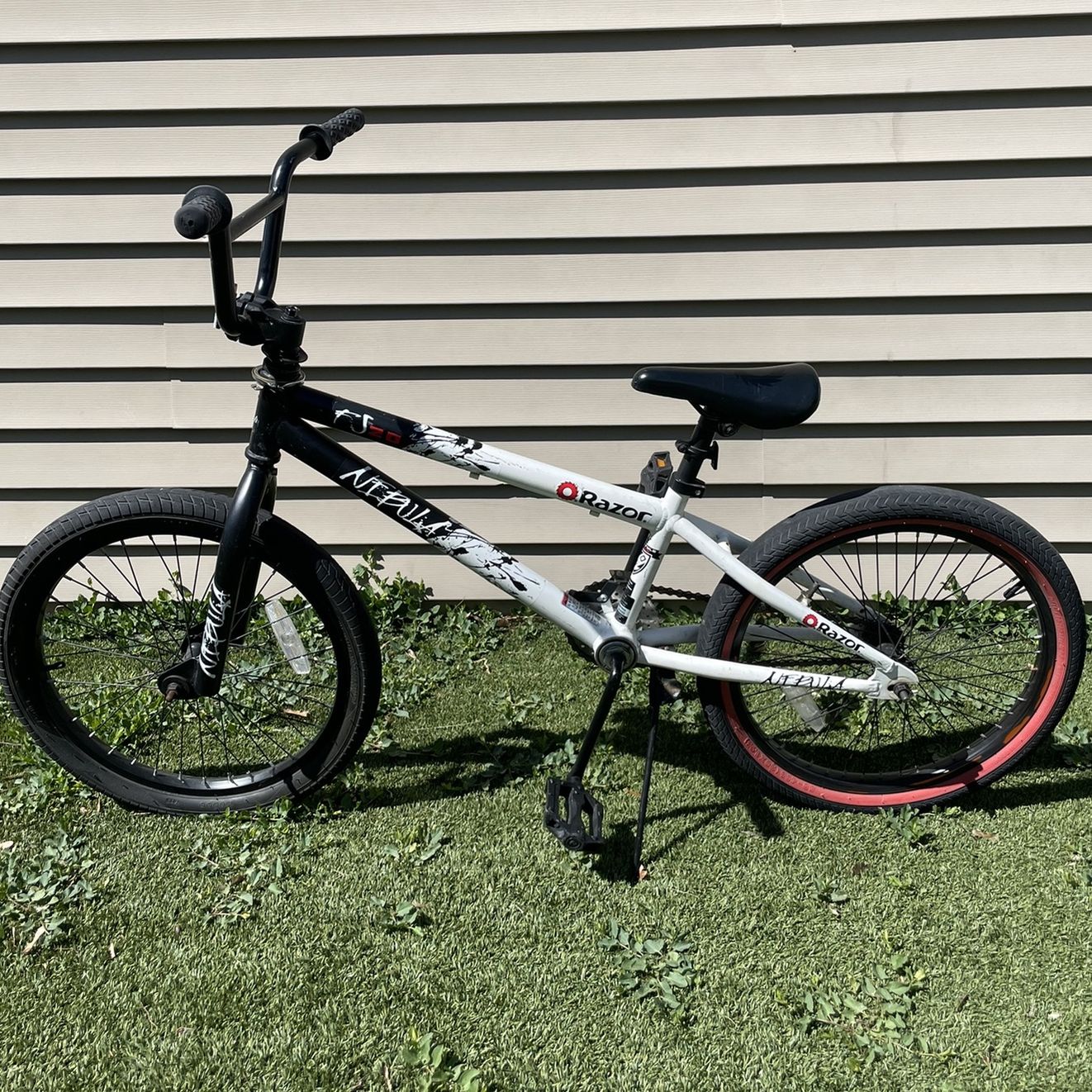 Razor bmx bike ($$ NEGOTIABLE)