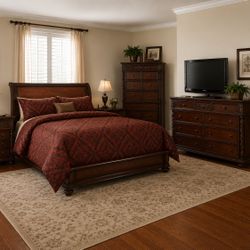 Solid Wood King Bedroom Set Used In Good Condition 