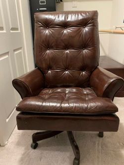 Executive tufted leather high back chair