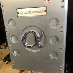 PMZ6002A - Alphasonik 2 Ch. 480 Watt Amplifier