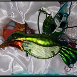 Beautiful glass hummingbird feeders 