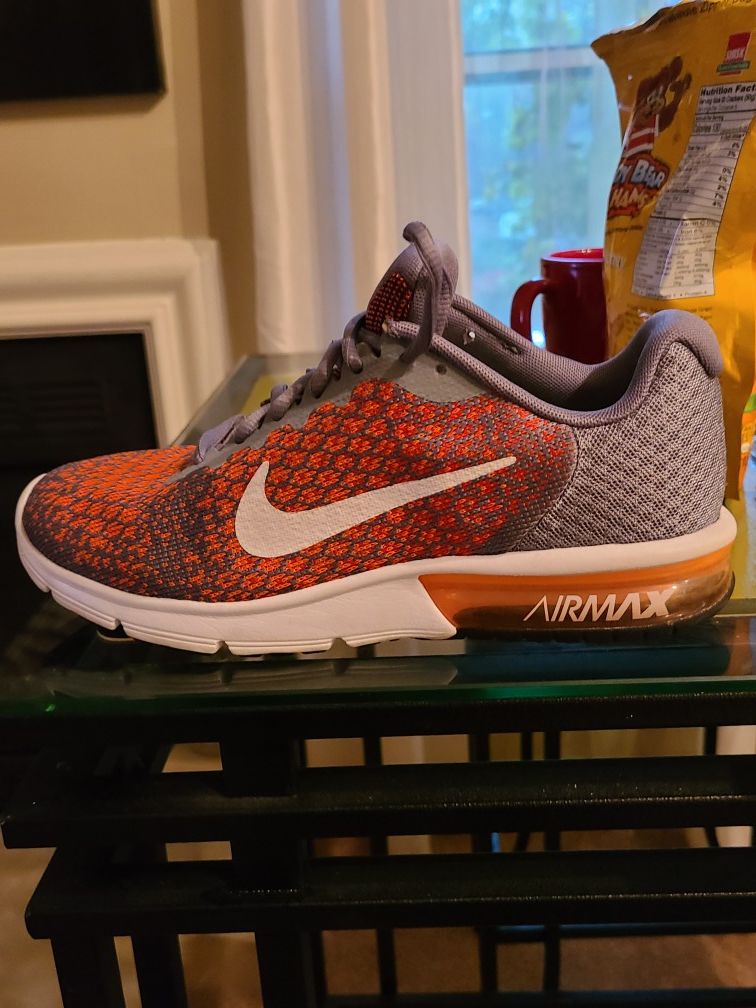 Very comfy airmax like new