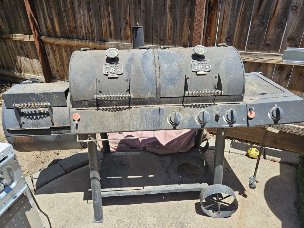 Large BBQ GRILL