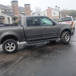 Awesome looks nice complete