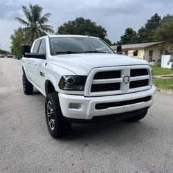 Dodge Ram  LARAMIE  Mega  Cab 2500