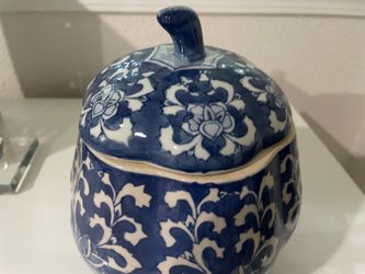 Classic Blue & white ginger jar