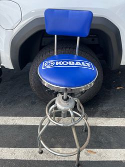 Kobalt garage stool adjustable shop chair