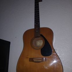 Yamaha guitar