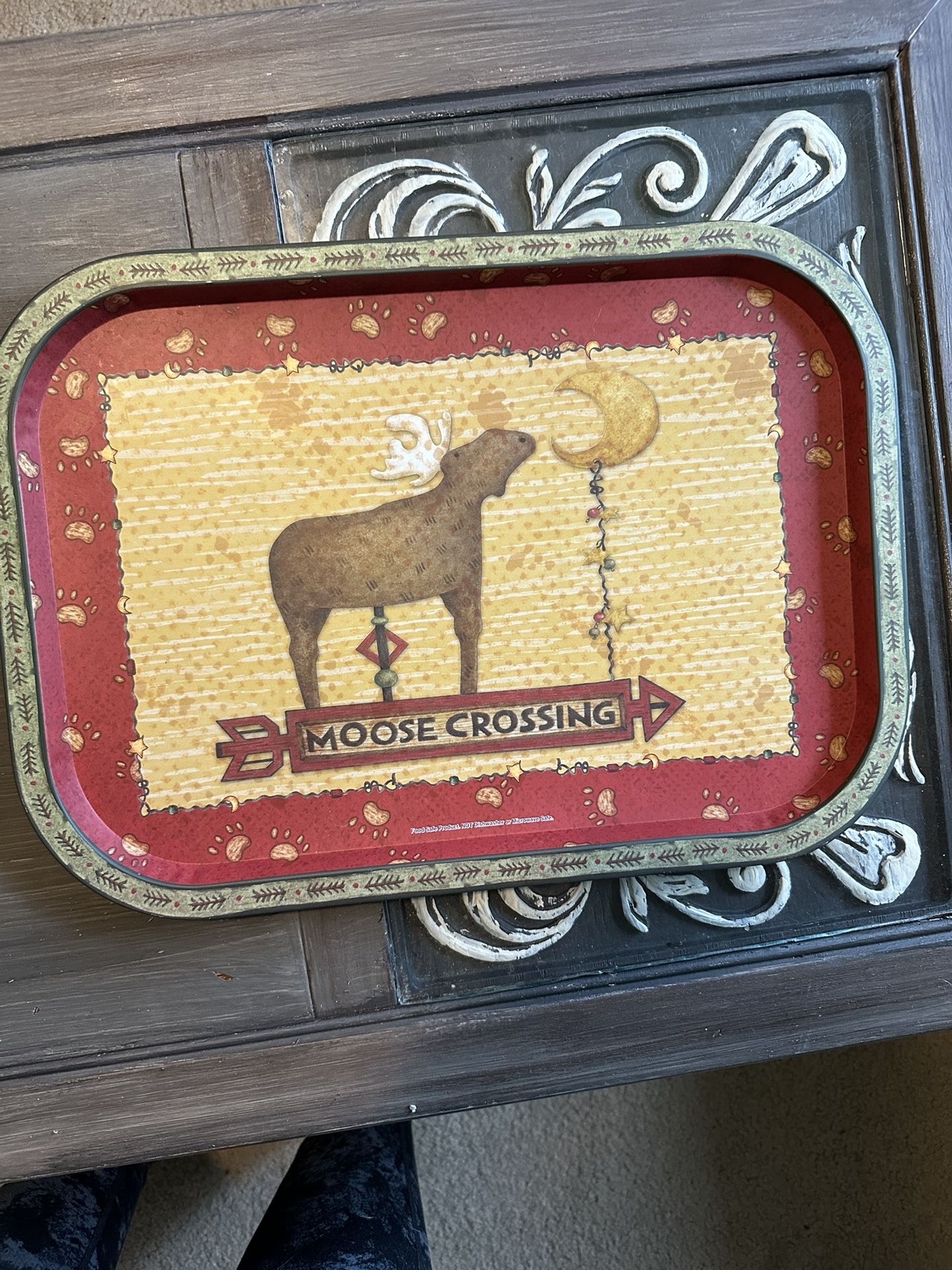 Moose crossing tray