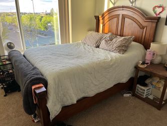 Wooden Queen Bedframe