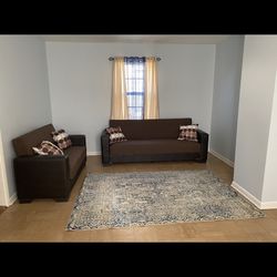 Couches: Cash Preferred 
