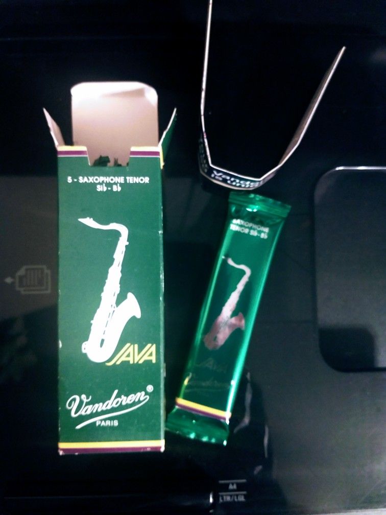 Vandoren Tenor Saxophone Reeds (5), Strength 2.5