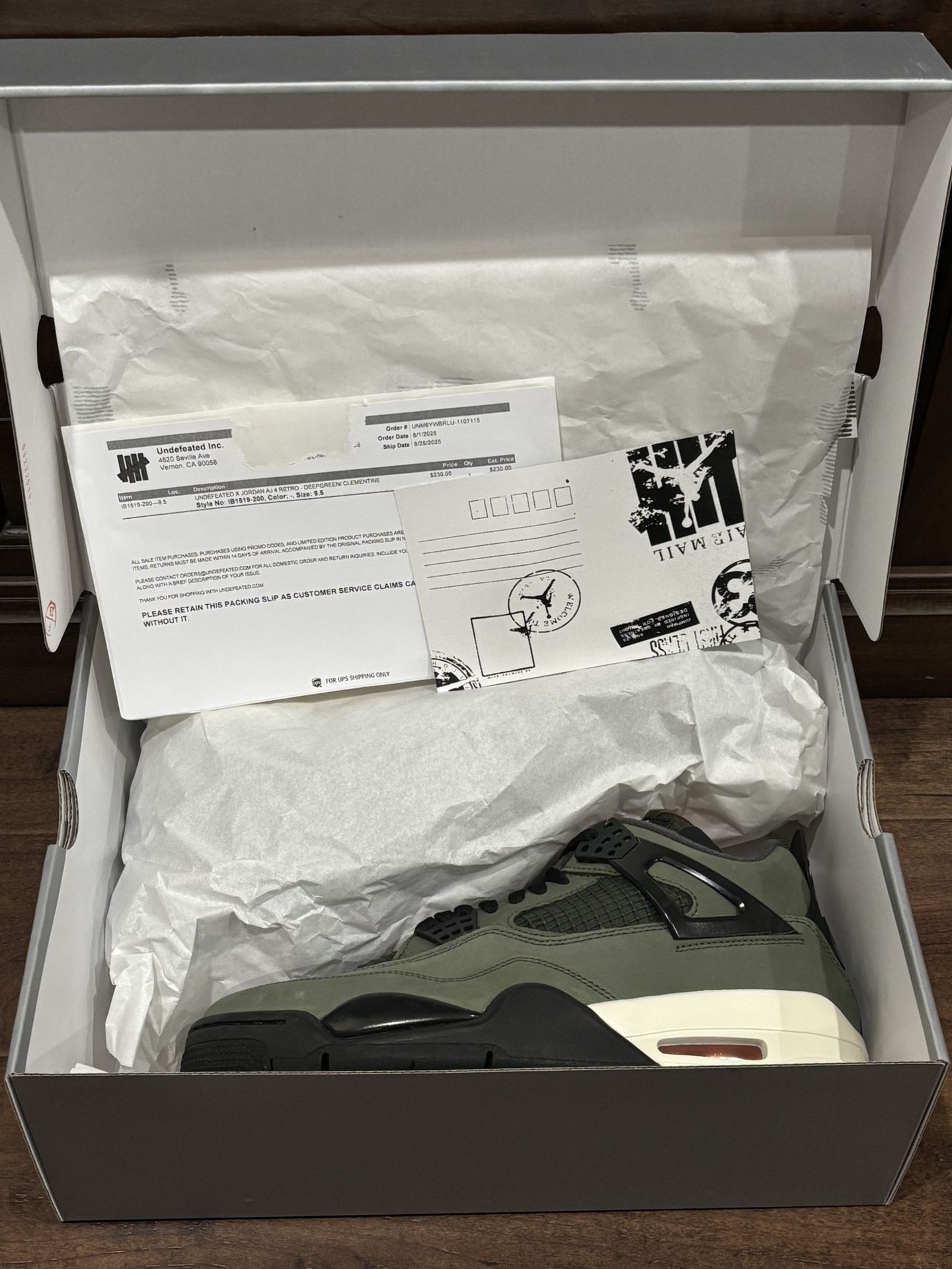 Nike Air Jordan 4  Undefeated 9.5