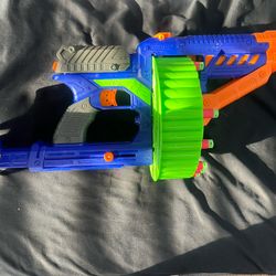 Dart Zone Drum-Fed Blaster w/ Darts