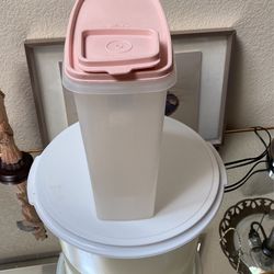 tupperware cereal container 